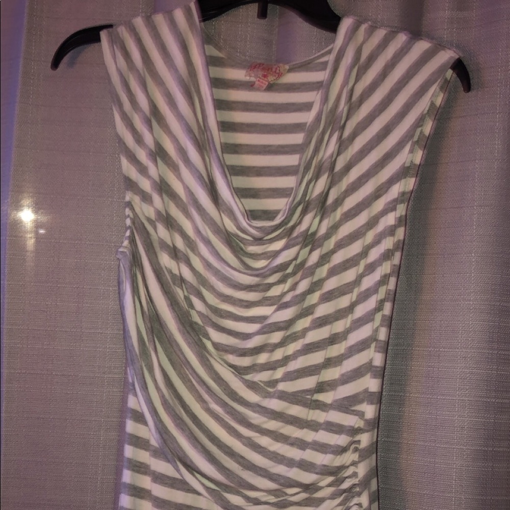 Cute:white top with grey stripings: short sleeve